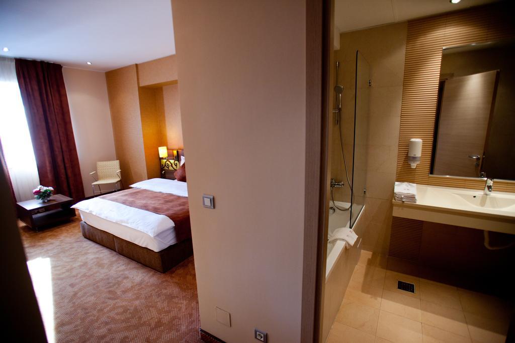 Top Rooms Aparthotel Bukareszt Zewnętrze zdjęcie