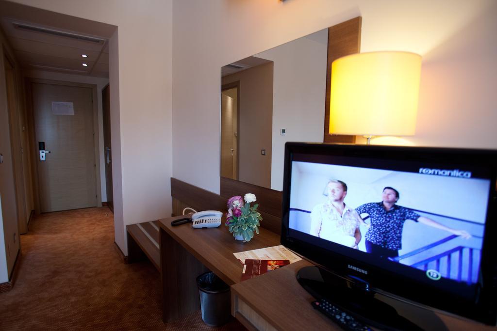 Top Rooms Aparthotel Bukareszt Zewnętrze zdjęcie